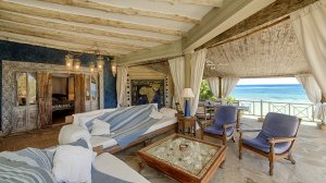 grosses wohnzimmer im alfajiri villas in afrika kenia diani beach