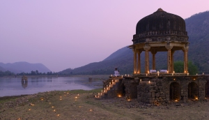 romantisches Dinner bei Kerzenschein, Aman Amanbagh Resort, Rajasthan, Indien