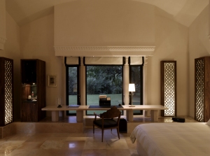 luxuriöses Schlafzimmer eines Pool Pavillon, Aman Amanbagh Resort, Rajasthan, Indien
