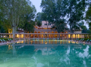 entspannen sie im Pool des Aman Amanbagh Resort, Rajasthan, Indien