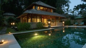 traumhafte luxus villa mit privaten pool im amandari resort in bali indonesien