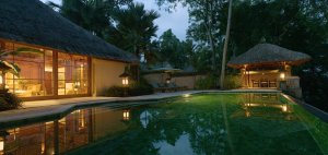 private luxus villa mit pool im amandari resort in bali indonesien