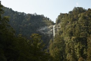Wasserfall am Kumano Kodo in Japan am Amanemu Resort