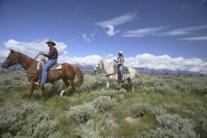 Reiter in den weiten des Landes in Wyoming in der Nähe des Aman Amangani USA