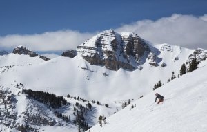 Skifahren vor herrlichstem Bergpanorama in Wyoming USA