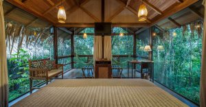 luxurioeses Schlafzimmer eines Bungalow der Anavilhanas Jungle Lodge, Anavilhanas Nationalpark, Brasilien