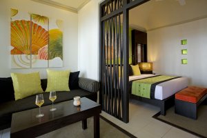 schöne moderne strandvilla im luxus resort angsana resort & spa ihuru im kaafu atoll malediven indischer ozean