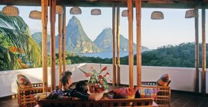 traumhafte aussicht von der terrasse im anse chastanet luxus resort in st. lucia karibik