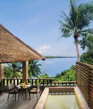 luxus villa am hang mit meerblick im banyan tree resort bintan in indonesien