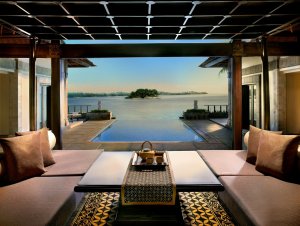 luxus villa mit privaten pool und meerblick im banyan tree resort bintan in indonesien