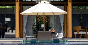 privates essen in der villa im banyan tree resort und spa in phuket thailand
