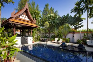 privater pool einer villa im banyan tree resort und spa in phuket thailand