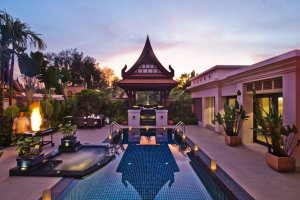 privatsphäre am eigenen pool im banyan tree resort und spa in phuket thailand