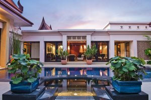 grosser private villa mit pool im banyan tree resort und spa in phuket thailand