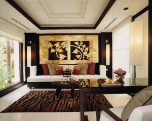 luxuriöses wohnzimmer einer villa im banyan tree resort & spa in phuket thailand