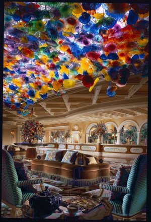 farbenfrohe luxuriöse lobby im bellagio in den usa las vegas