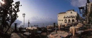 traum terrasse mit Meerblick im caruso belvedere hotel in ravello italien