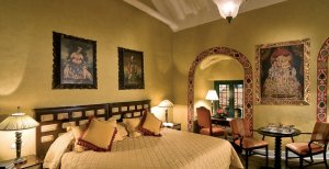 romantisches schlafzimmer im luxushotel hotel monasterio in cusco peru lateinamerika 