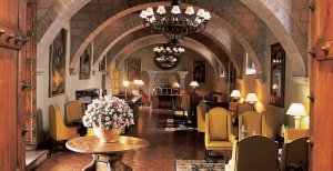 wunderschönes restaurant im luxushotel hotel monasterio in cusco peru lateinamerika 