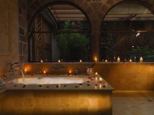 luxusbadezimmer im monasterio hotel in cusco peru lateinamerika