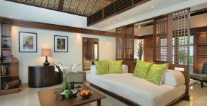 elegantes wohnzimmer im jimbaran puri in bali indonesien