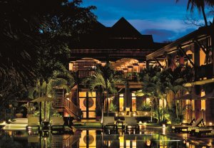 romantische abendstimmung im La Residence d'Angkor resort in siem reap kambodscha