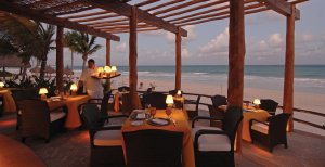 romantisches restaurant unter freiem himmel im maroma resort & spa in lateinamerika mexico riviera maya