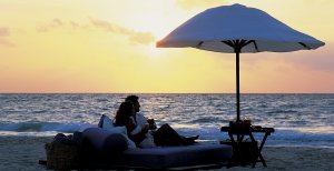 romantischer sonnenuntergang am meer im maroma resort & spa in lateinamerika mexico riviera maya
