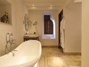 luxuriöses badezimmer einer suite im hotel palacio nazarenas in cusco peru südamerika