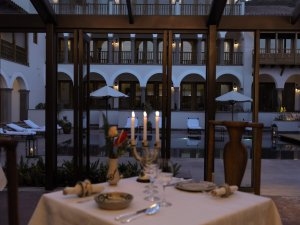 romantisches restaurant im luxus hotel palacio nazarenas in cusco peru südamerika