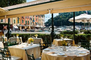 entspannte Terrasse mit Ausblick im hotel splendido in portofino italien