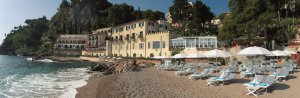 privater sandstrand von der Villa sant Andrea auf sizilien