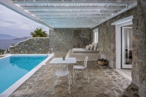 privater Pool auf der Terrasse einer Suite im Bill & Coo Leading Hotels of the World Mykonos Griechenland