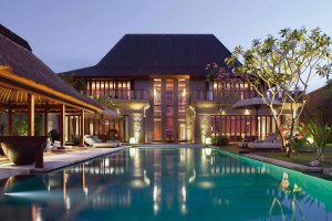 luxus villa mit privaten pool im bulgari hotel und resort in bali indonesien