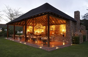 hervorragendes restaurant im bushmans kloof in afrika südafrika clanwilliam