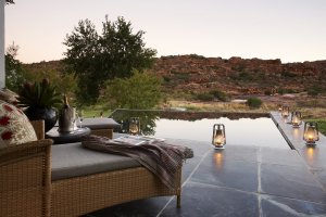 wunderschöne private terrasse mit pool im bushmans kloof in afrika südafrika clanwilliam
