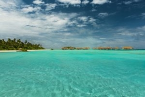 Blick über das luxuriöse Maalifushi by Como, Thaa Atoll, Malediven