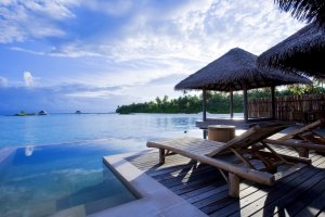 herrlicher Blick ueber den Ozean auf der Terrasse einer Water Villa im Maalifushi by Como, Thaa Atoll, Malediven