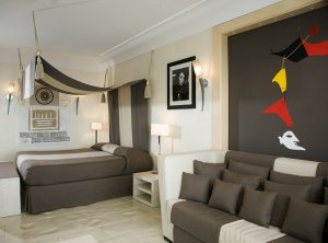 Traum Schlafzimmer einer suite mit viel design im capri palace hotel und spa in italien