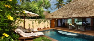 entspannen sie auf der Terrasse einer Semantha Pool Villa imCarnoustie Ayurveda & Wellness Resort, Kerala, Indien