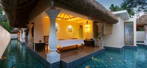 genießen sie herrliche anwendungen im spa des Carnoustie Ayurveda & Wellness Resort, Kerala, Indien