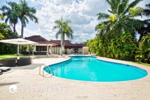privater Poolbereich einer Villa im Casa de Campo Golfresort Dominikanische Republik