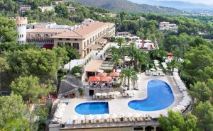 wunderschöne aussicht auf das castillo son vida hotel auf mallorca balearen in spanien