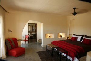 luxuriöses schlafzimmer in der cavas wine lodge relais und chateaux in mendoza argentinien südamerika