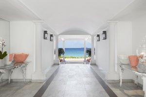luxus eingang im Cheval Blanc St. Barth Isle de France resort karibik