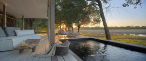 luxus villa mit privaten pool im chinzombo camp luangwa valley in sambia afrika 