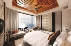 traumhaftes schlafzimmer mit meerblick im conrad resort koh samui thailand asien