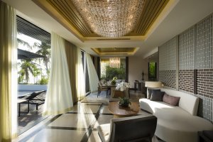 helles offenes wohnzimmer einer luxus villa im conrad resort koh samui thailand asien