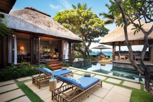exklusiver aussenbereich einer beach pool villa im Constance Belle Mare Plage, mauritius 