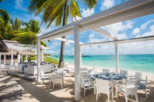 essen direkt am strand, lakaze restaurant, Constance Belle Mare Plage, mauritius 